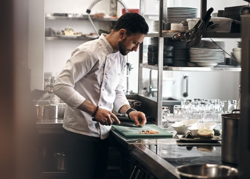 Commis chef job description